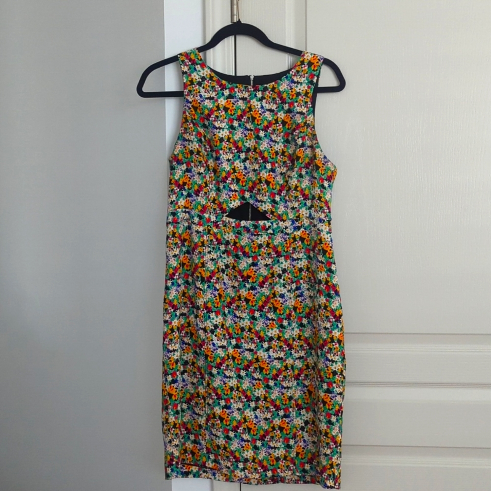 Floral cutout dress ❤️ size 10